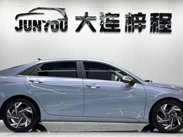 Hyundai Elantra — Фото автомобиля 8