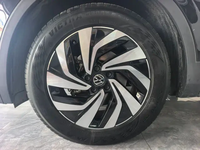 Volkswagen Tiguan L — Фото автомобиля 15