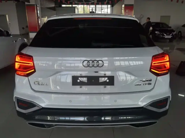 Audi Q2L — Фото автомобиля 5