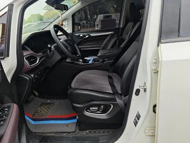 GAC Trumpchi M6 — Фото автомобиля 9