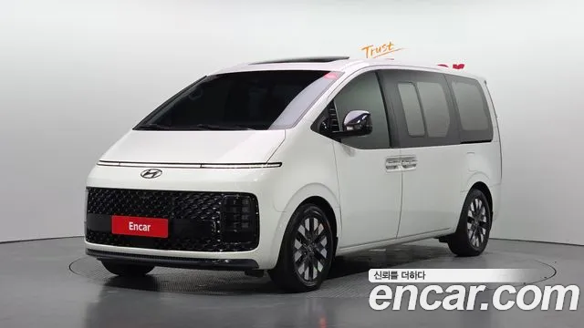 Фотография автомобиля — Hyundai Staria
