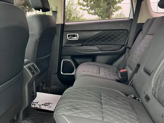 Mitsubishi Outlander — Фото автомобиля 9