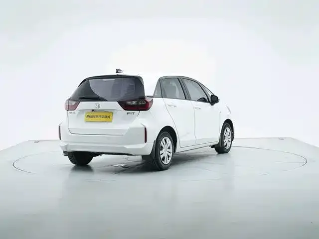 Honda Fit — Фото автомобиля 6