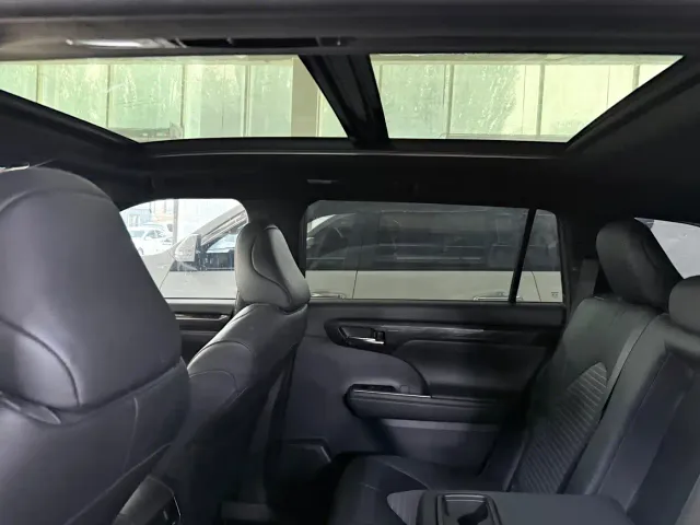 Toyota Crown Kluger — Фото автомобиля 12