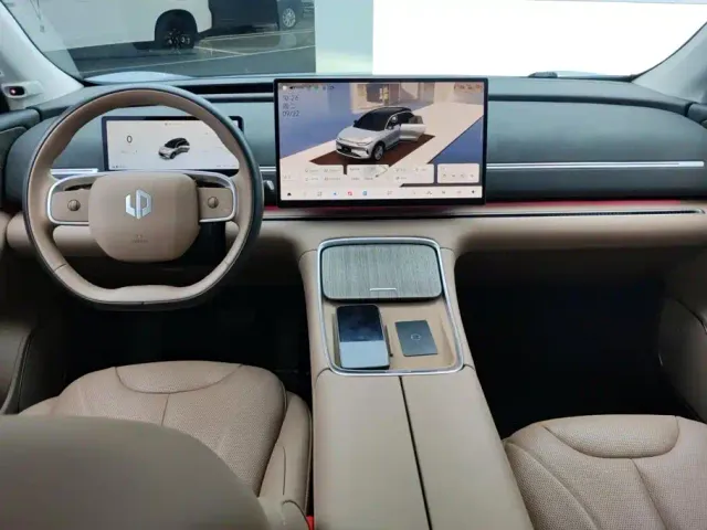 Leapmotor C11 — Фото автомобиля 12