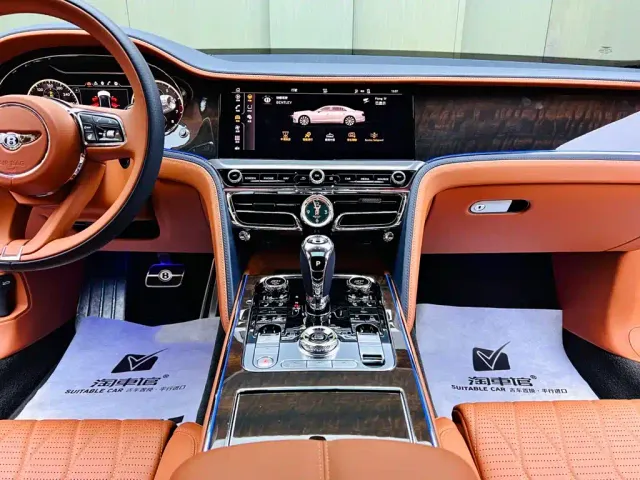 Bentley Flying Spur — Фото автомобиля 12