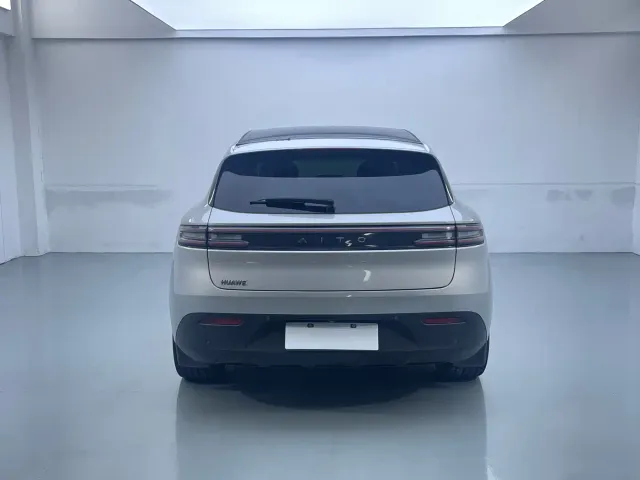 Aito M5 — Фото автомобиля 14