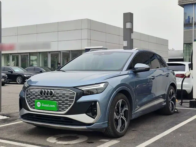 Фотография автомобиля — Audi Q4 e-tron