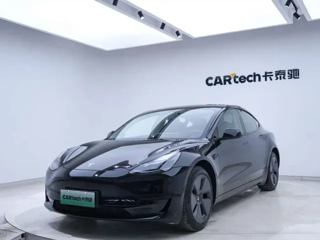 Tesla Model 3 — Фото автомобиля 6