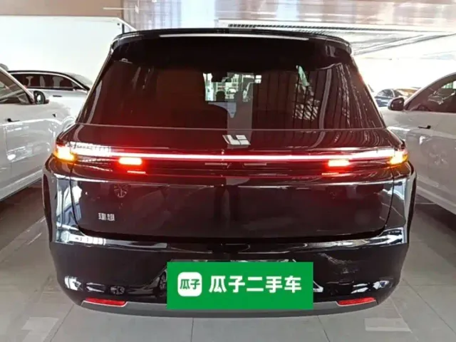 Li Auto L8 — Фото автомобиля 5