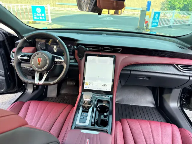 Hongqi H5 — Фото автомобиля 12