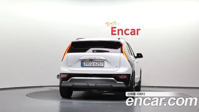 Kia Niro The All New Niro Signature — Фото автомобиля 4