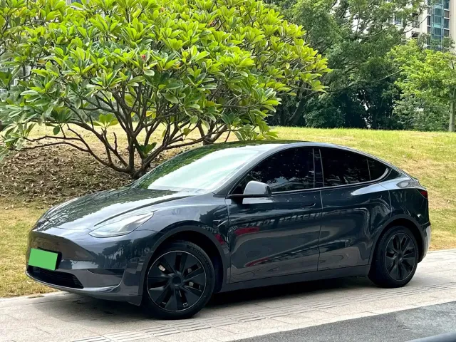 Фотография автомобиля — Tesla Model Y