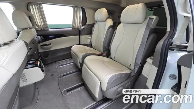 Kia Carnival Generation 4 — Фото автомобиля 17