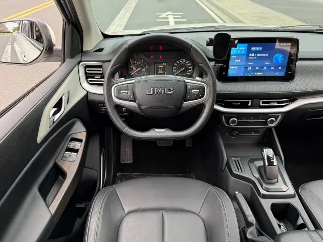 JMC Vigus 7 — Фото автомобиля 14