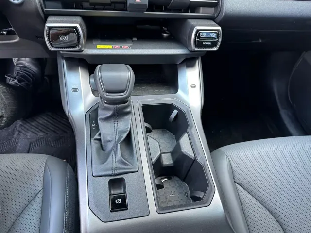 Toyota RAV4 — Фото автомобиля 11