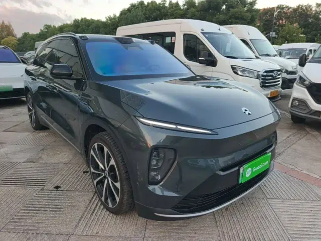 Nio ES8 — Фото автомобиля 3