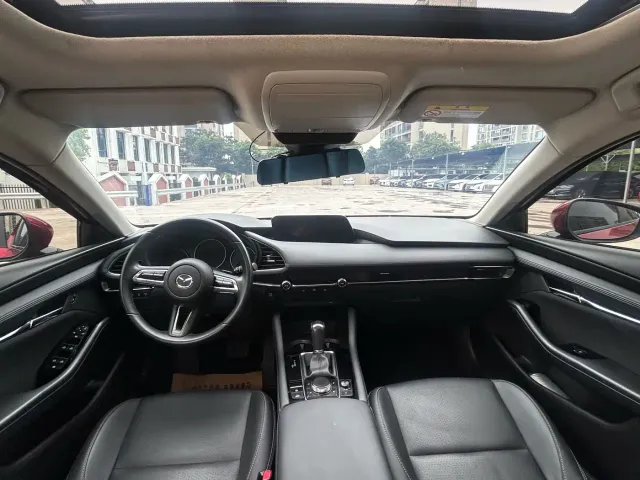 Mazda Axela — Фото автомобиля 6