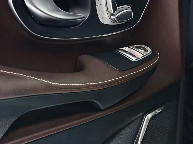 Mercedes-Benz V-Class — Фото автомобиля 10