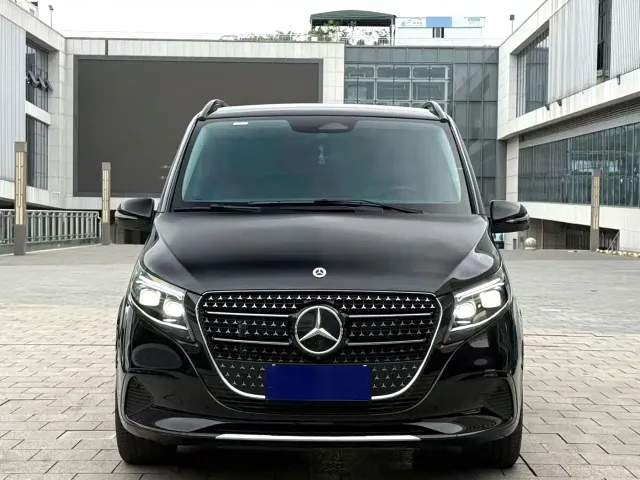 Mercedes-Benz V-Class — Фото автомобиля 2