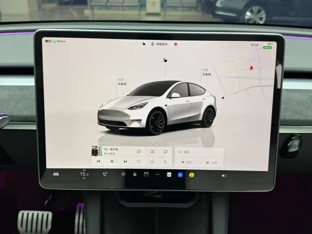 Tesla Model Y — Фото автомобиля 13