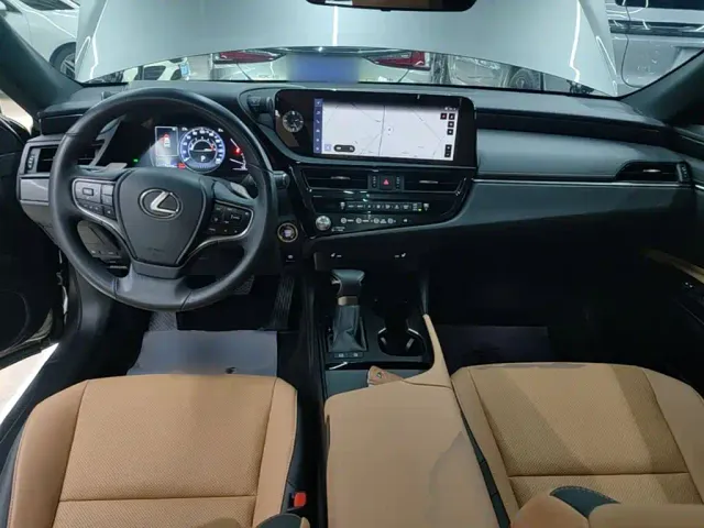 Lexus ES — Фото автомобиля 9