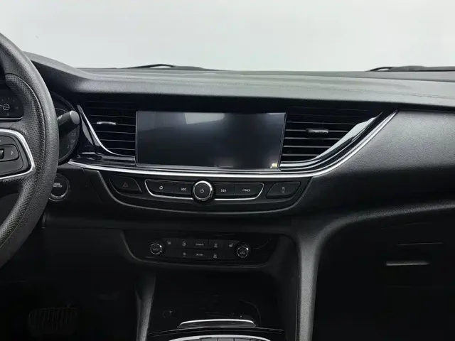 Buick Regal — Фото автомобиля 12