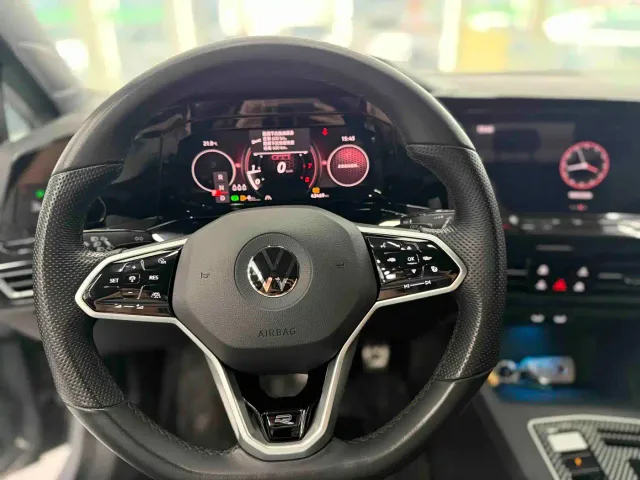 Volkswagen Golf — Фото автомобиля 6