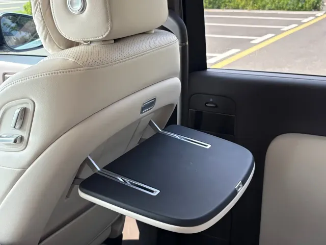 Li Auto MEGA — Фото автомобиля 12