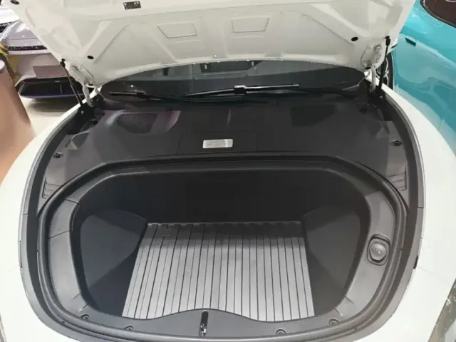 Xiaomi SU7 — Фото автомобиля 19