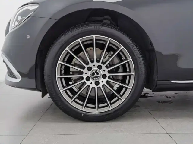 Mercedes-Benz E-Class — Фото автомобиля 17