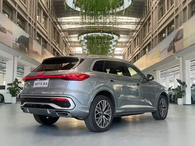 Audi Q5L — Фото автомобиля 5