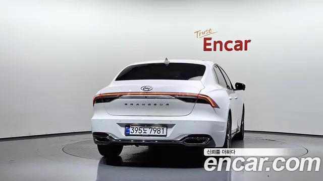 Hyundai Grandeur New — Фото автомобиля 4