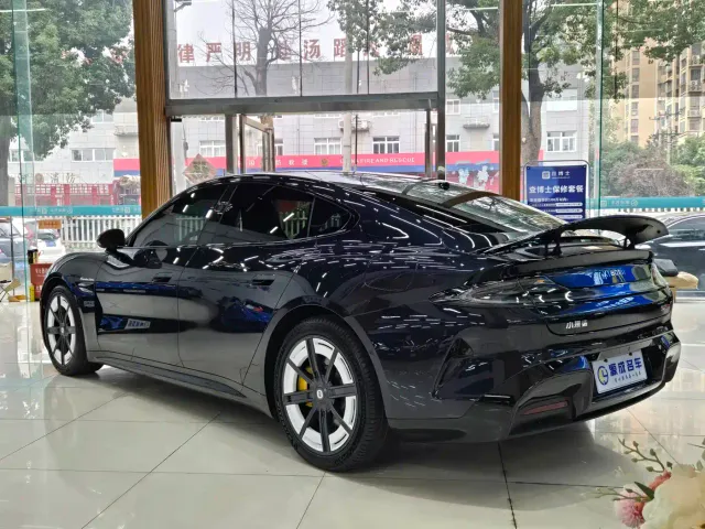 Xiaomi SU7 — Фото автомобиля 11