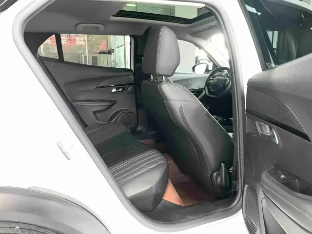 Peugeot 2008 — Фото автомобиля 13