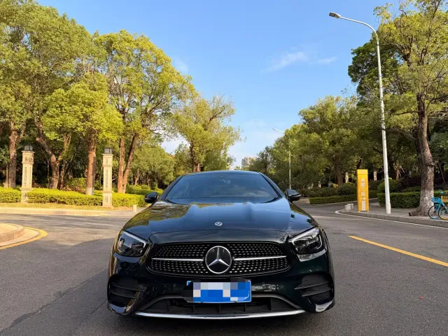 Mercedes-Benz E-Class — Фото автомобиля 2