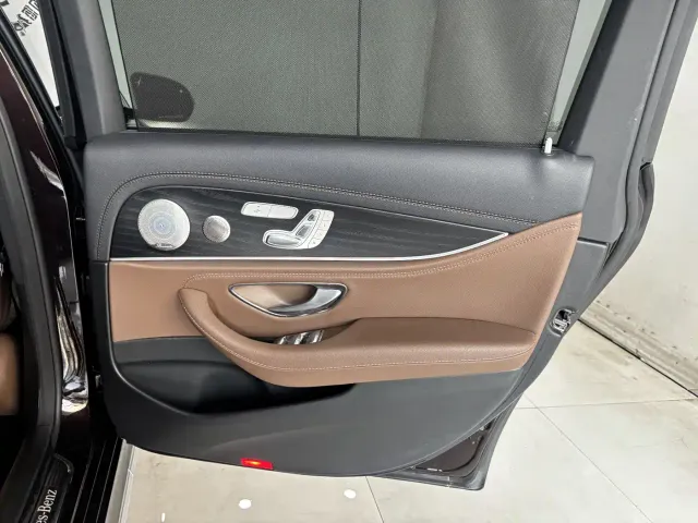 Mercedes-Benz E-Class — Фото автомобиля 23