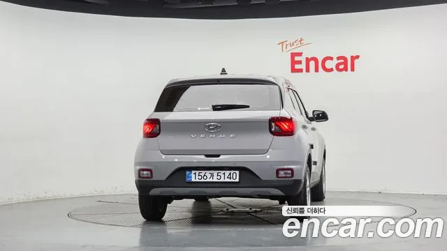 Hyundai Venue — Фото автомобиля 4