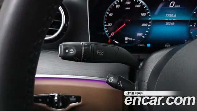 Mercedes-Benz E-Class — Фото автомобиля 19