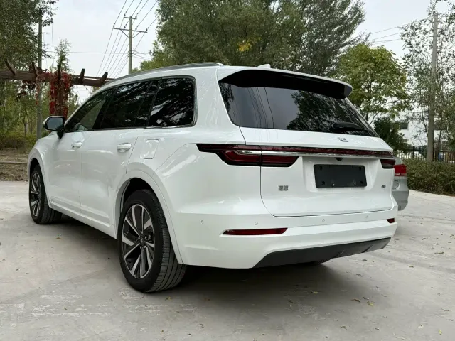 Li Auto ONE — Фото автомобиля 7