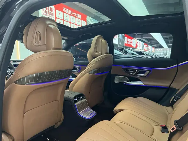 Mercedes-Benz E-Class — Фото автомобиля 11