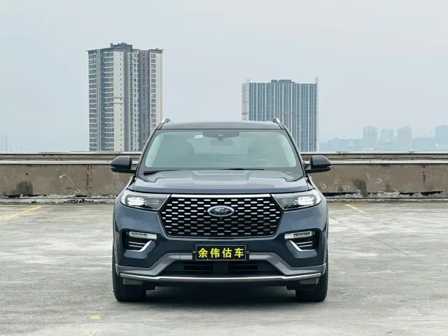Ford Explorer — Фото автомобиля 2