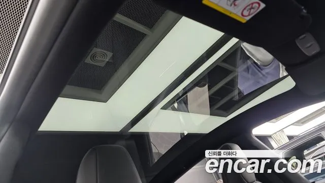 Tesla Model Y — Фото автомобиля 17