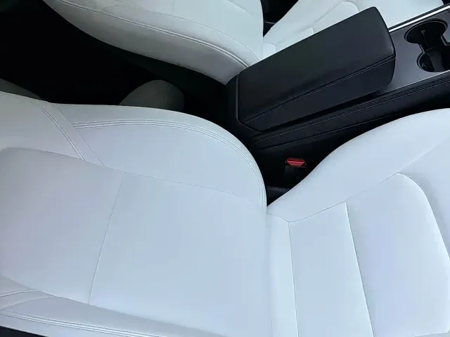Tesla Model Y — Фото автомобиля 8