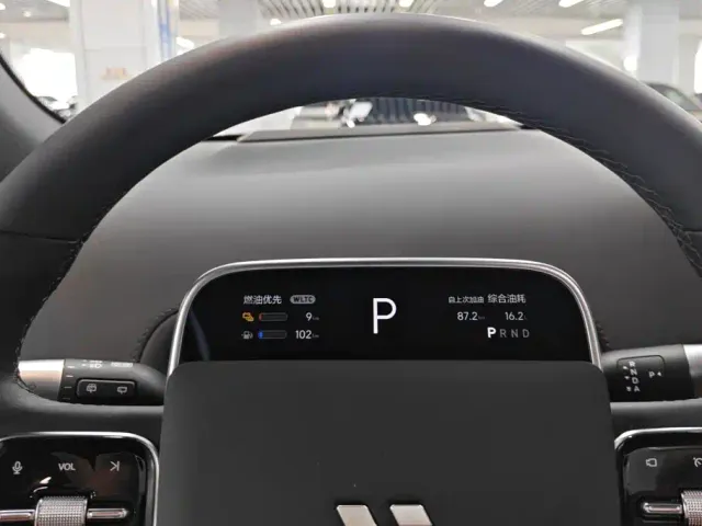 Li Auto L7 — Фото автомобиля 14