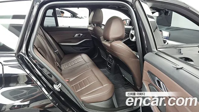 BMW 3-Series 3 серия (G20) 320i Touring M Sport — Фото автомобиля 12