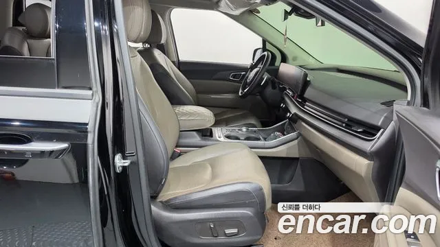 Kia Carnival Generation 4 — Фото автомобиля 26
