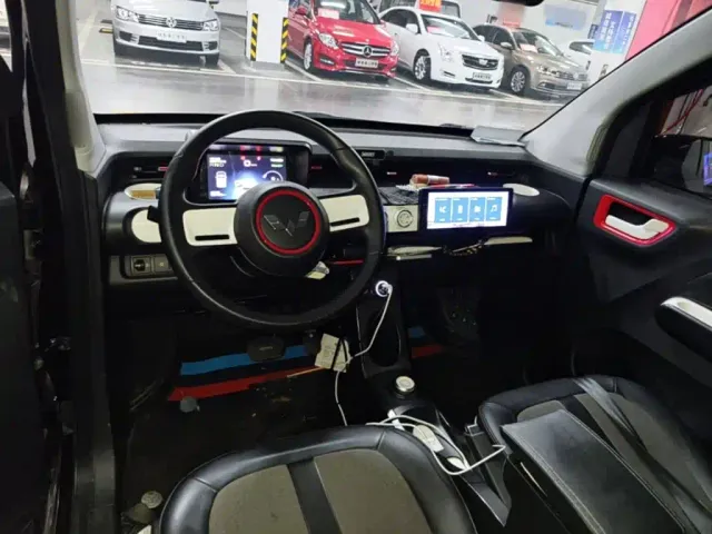 Wuling Hongguang Mini EV — Фото автомобиля 9
