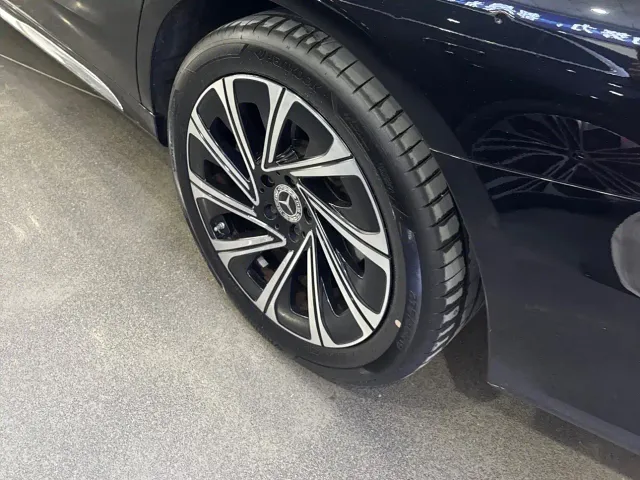 Mercedes-Benz E-Class — Фото автомобиля 10