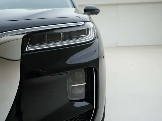 Hongqi H9 — Фото автомобиля 13